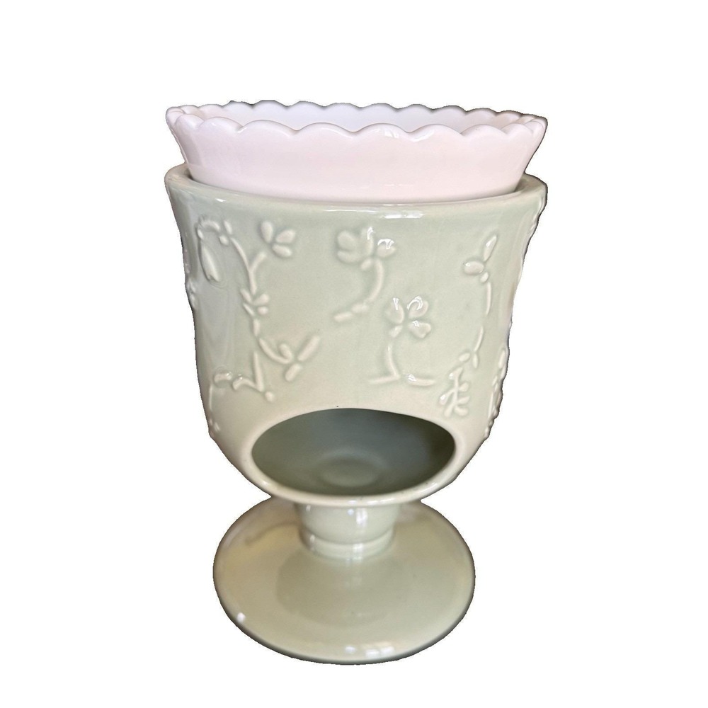 Hallmark HMK Lic Ceramic Wax Melt Oil Warmer Green Pedestal Floral Tea Light